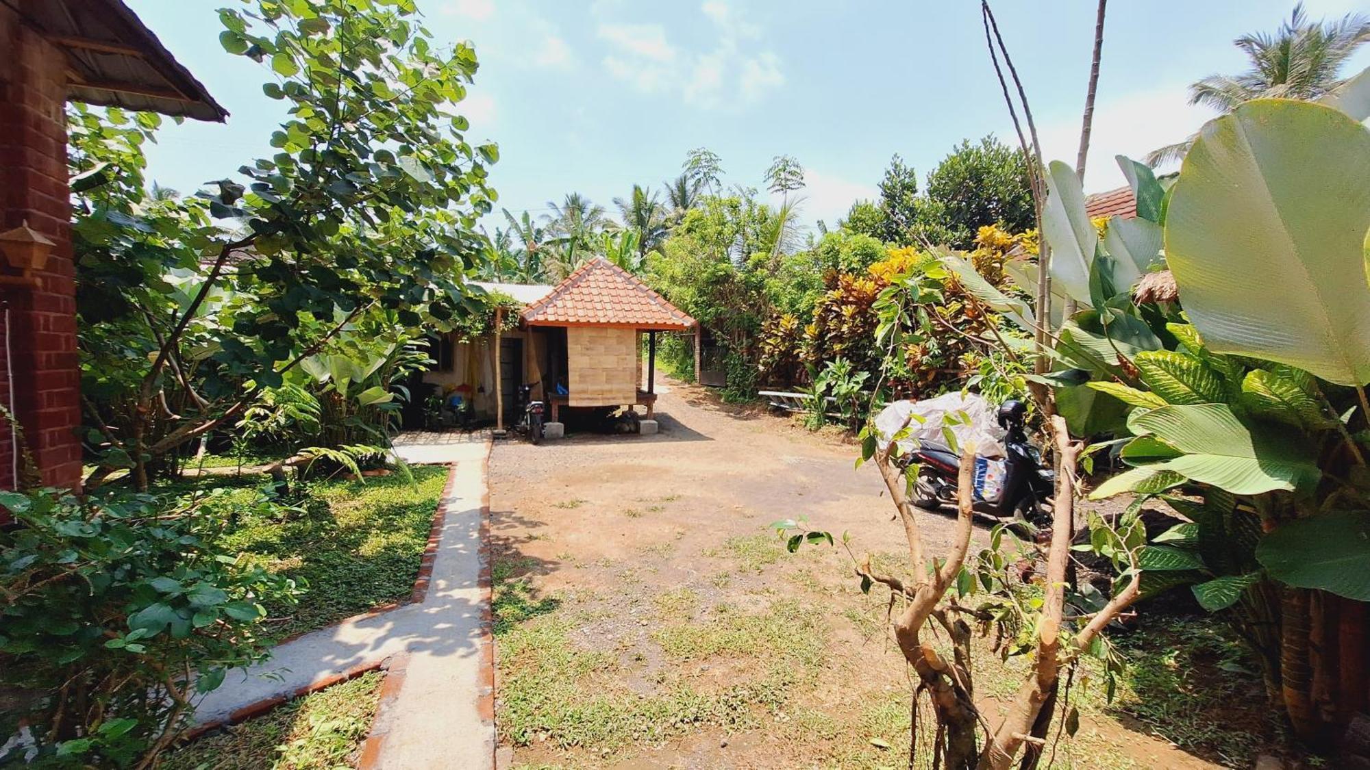 Bunga Maliq Bungalow Lombok Tetebatu Quarto foto