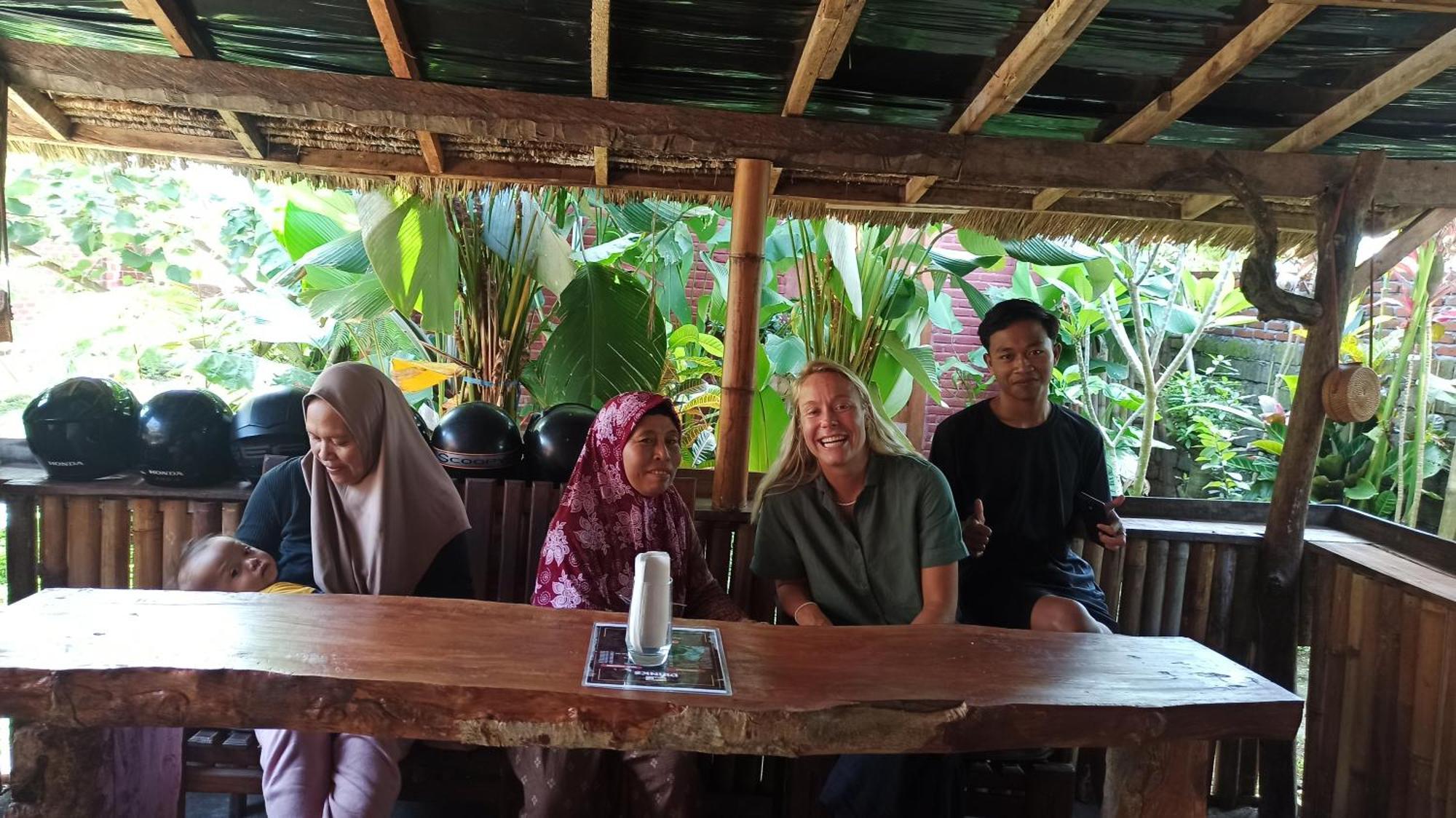 Bunga Maliq Bungalow Lombok Tetebatu Quarto foto